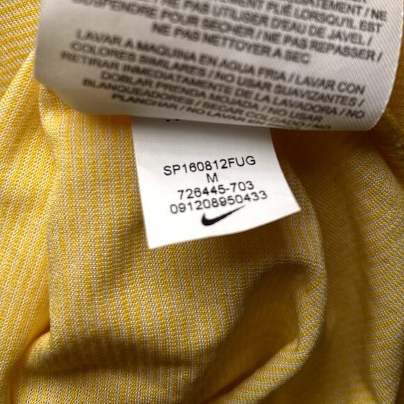 Nike Yellow V-Neck Women's Activewear Top - Size M - Picture 3 of 5
